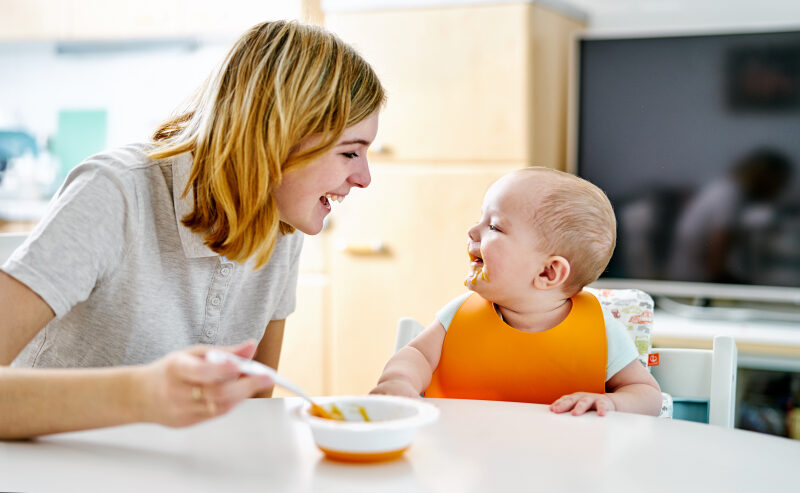 enclosure Saga Yogurt Meniu bebe de 7 luni: mic dejun, gustare, prânz, cină - kid.ro